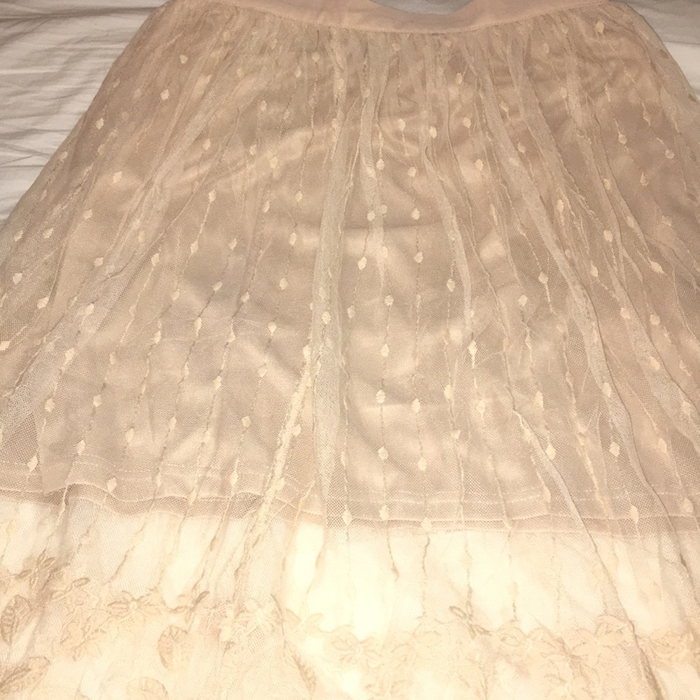 2 layer lace skirt - Picture 2 of 2
